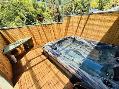 Beautifully remodeled, clean and move in ready! This charming 2 - photo 32
