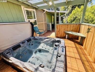 Beautifully remodeled, clean and move in ready! This charming 2 - photo 33