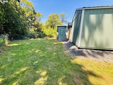 Beautifully remodeled, clean and move in ready! This charming 2 - photo 36