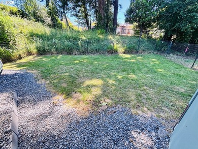 Beautifully remodeled, clean and move in ready! This charming 2 - photo 37