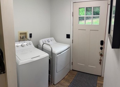 Welcome to this cute 2 bedroom bungalow nestled in the Blue - photo 15