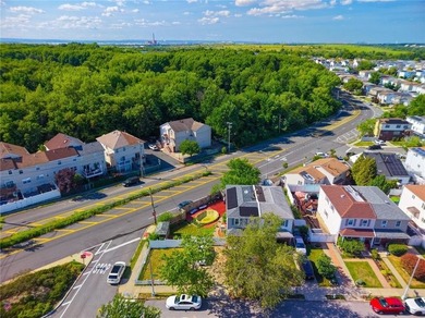 Beautifully maintained semi-detached corner single-family home - photo 35