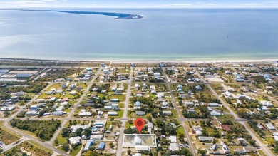Welcome to 317 Canal Street, a 3BR/1.5BA beach cottage just a - photo 4