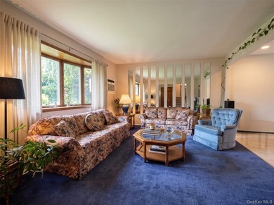 Welcome to this beautifully maintained and expanded split-level - photo 4