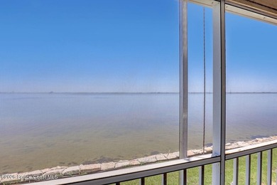 Wake up to breathtaking, unobstructed views of the Indian River - photo 14