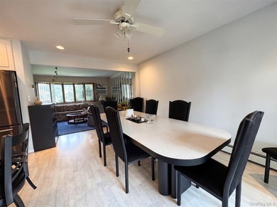 Welcome to this beautifully maintained and expanded split-level - photo 8