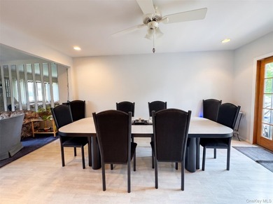 Welcome to this beautifully maintained and expanded split-level - photo 9