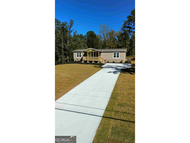 Lake Sinclair Home For Sale in Eatonton Georgia