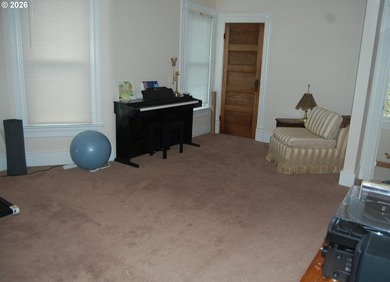 Historic Victorian on large lot zoned RM2. Tons of possibilities - photo 2
