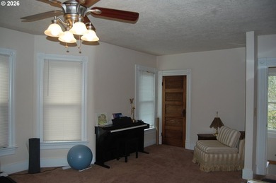 Historic Victorian on large lot zoned RM2. Tons of possibilities - photo 3