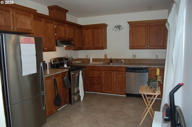 Historic Victorian on large lot zoned RM2. Tons of possibilities - photo 4