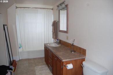 Historic Victorian on large lot zoned RM2. Tons of possibilities - photo 5