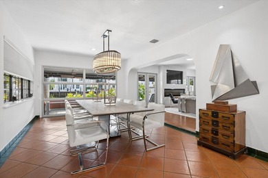 Perfectly positioned in prestigious Las Olas Isles, this - photo 1