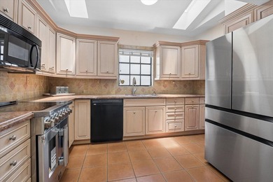 Perfectly positioned in prestigious Las Olas Isles, this - photo 5