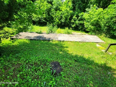 Unrestricted 1.35 Acre Lot - City Convenience with a Country - photo 4
