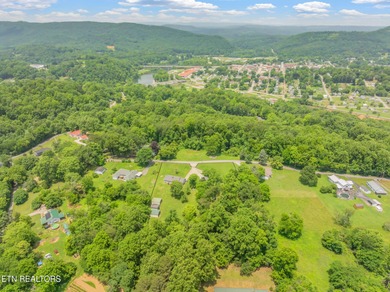 Unrestricted 1.35 Acre Lot - City Convenience with a Country - photo 10