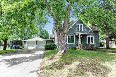 Weyauwega Lake Home For Sale in Weyauwega Wisconsin