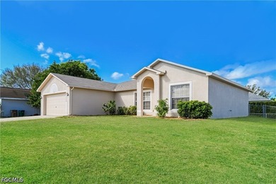 Discover this inviting 3-bedroom, 2-bathroom home offering 1,386 - photo 3