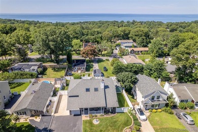Impeccably maintained and better than new, this updated - photo 3