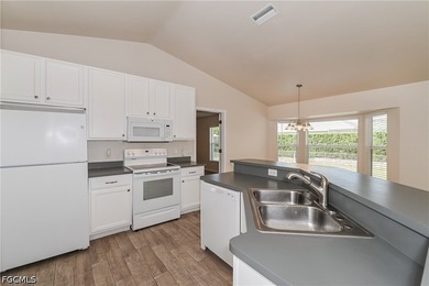 Discover this inviting 3-bedroom, 2-bathroom home offering 1,386 - photo 6