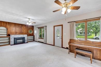 This charming 4-bedroom, 1-bath home is located in a quiet - photo 8
