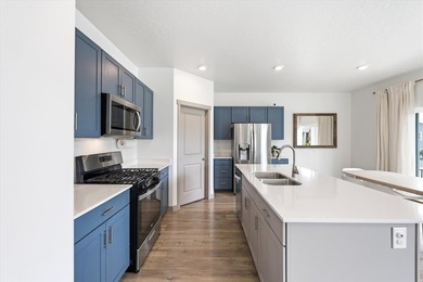 Better than New & So Clean! Move-In and Relax! This Beautiful - photo 12