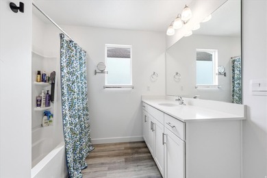 Better than New & So Clean! Move-In and Relax! This Beautiful - photo 18