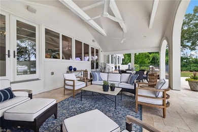 A gorgeous waterfront estate overlooking the 18th hole of the - photo 33
