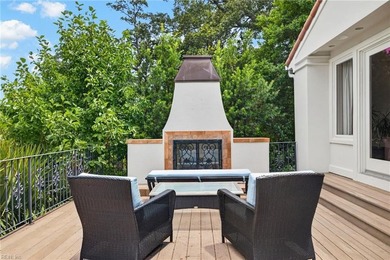 A gorgeous waterfront estate overlooking the 18th hole of the - photo 35