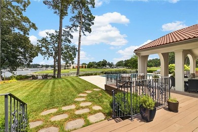 A gorgeous waterfront estate overlooking the 18th hole of the - photo 40