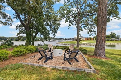 A gorgeous waterfront estate overlooking the 18th hole of the - photo 41