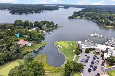 A gorgeous waterfront estate overlooking the 18th hole of the - photo 45