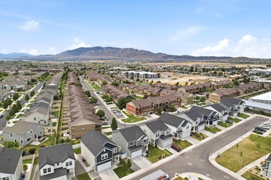 Better than New & So Clean! Move-In and Relax! This Beautiful - photo 45