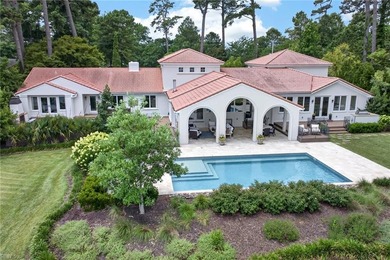 A gorgeous waterfront estate overlooking the 18th hole of the - photo 49