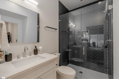 Seller offering to pay one year of HOA dues for an acceptable