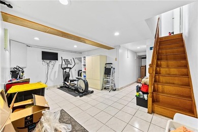 Well maintained single-family home in Dyker Height, one of - photo 24