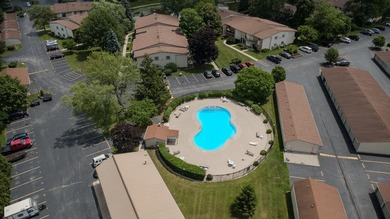 Welcome home to this beautifully refreshed, spacious condo in - photo 24