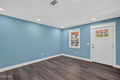 Escape the city and discover the Florida property you've been - photo 5