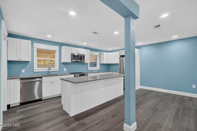 Escape the city and discover the Florida property you've been - photo 7