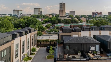 Seller offering to pay one year of HOA dues for an acceptable