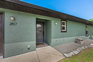 Completely renovated and move-in ready! This stunning 4-bedroom - photo 4