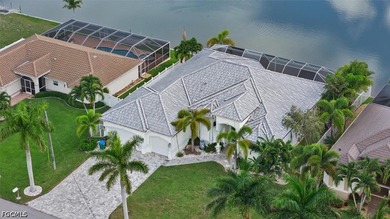 Gulf access, unobstructed lake views down the entire length of - photo 3