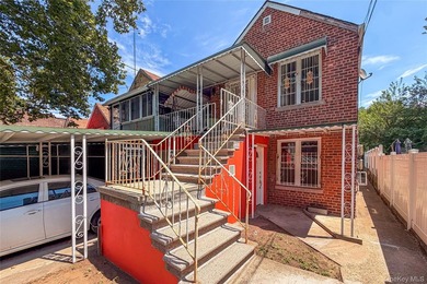 Well maintained 2 family home featuring a 2 bedroom apt with 1.5 - photo 6