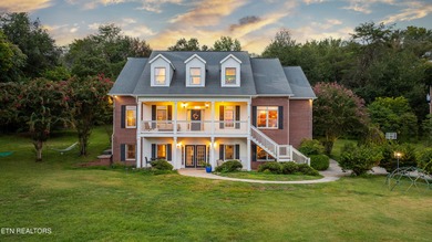 Fort Loudoun Lake Home For Sale in Knoxville Tennessee