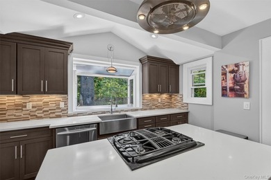 A rare waterfront gem! This beautifully reimagined 4-bedroom, 2 - photo 6