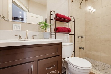 Built in 1914, this classic Craftsman presents an exceptional - photo 27