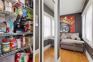 Built in 1914, this classic Craftsman presents an exceptional - photo 30