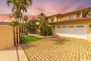 MOTIVATED SELLER! PRICE REDUCED!! Tucked behind a private gate - photo 2