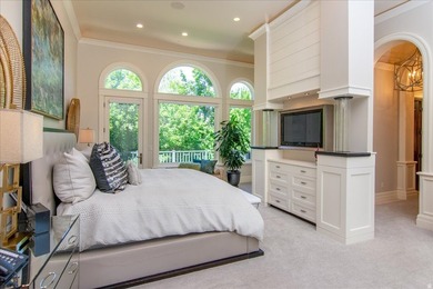 Tucked away on a private, tree-lined lane in Holladay, this - photo 32