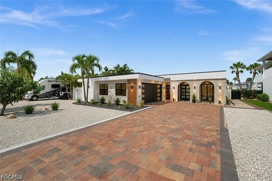 Experience the very best of Fort Myers Beach waterfront living - photo 3